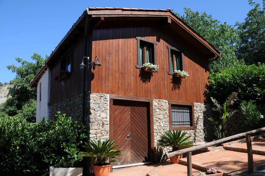 Agriturismo San Cataldo Motta Camastra Eksteriør billede